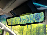 【デジタルインナーミラー】後席の大きな荷物や同乗者で後方が確認しづらい時でも安心!カメラが撮影した車両後方の映像をルームミラー内に表示。クリアな視界で状況の確認が可能です!