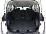 ラゲージスペースだって広々です!車種によっては床下収納やシートの折り畳み、またシートを動かして更にお荷物積めちゃいます♪