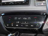 操作部に静電式タッチパネルを採用したフルオート・エアコンディショナー。Honda インターナビ同様、スマートフォン感覚の直感操作を実現しています。