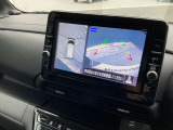 空から見下ろしているような視点で周囲を確認できるアラウンドビューモニター。駐車時にとても便利です。