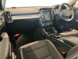 XC40 T4 モメンタム 