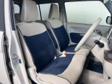 運転席まわりには十分なスペースがあり、大柄な方でもゆったり運転していただける環境です。