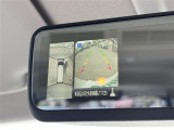 【バックモニター】後ろのカメラの映像がモニターに映し出されるので、後方の見えない死角や、障害物との距離感などもしっかり安全確認することができます。