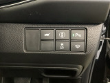 駐車や出庫時に障害物が接近するとお知らせしてくれるパーキングセンサーシステムつき。運転に不安な方でも安心な機能です!
