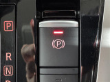 【電動パーキングブレーキ】パーキングブレーキを指先だけで操作可能です!力の弱い人にも安心してブレーキをかけていただけます!