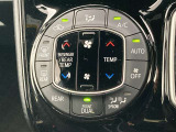 デュアルエアコンとは、運転席と助手席で、個別に温度設定ができる機能です。気温の感じ方は、人それぞれ違うもの。乗る人に優しい機能ですね。