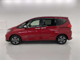 両側パワースライドドア付きだから、狭い駐車スペースなどでの 乗り降りラクラク!小さなお子さまのいるご家庭には嬉しい装備。