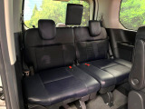 3列目シートはもちろん状態良好☆大人でもゆったりと座って頂けますので、大人数でのお出かけもラクラクです♪ご家族で、気の知れた仲間で、ドライブに行くのが楽しみですね♪