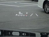 カラーヘッドアップディスプレイ付き。少ない視線移動で情報を確認できるので、運転の疲労軽減に繋がりますよ♪
