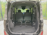 後席を格納すると、これだけの広さが!シーンに合わせたシートアレンジで、大きな荷物も積むことが出来ます♪