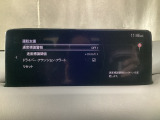 フォワードセンシングカメラで認識した交通標識をディスプレイに表示し、交通標識の見落とし防止を図り、安全運転を支援します。