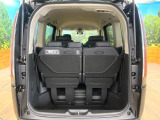 後席を格納すると、これだけの広さが!シーンに合わせたシートアレンジで、大きな荷物も積むことが出来ます♪