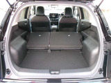 荷室広々。後席を倒して大きい荷物や長い荷物の積み込み可能に。