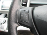 ハンドルにオーディオの操作スイッチが装備されています!視線を前方から外さずハンドルから手を離さずに操作できるのでとっても安全ですね♪