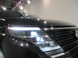 アダプティブLEDヘッドライトシステムです対向車や先行車に照射しないよう自動でハイビームの照射範囲を切り替えます 夜間走行時とても役立ちます