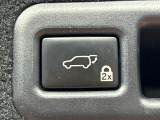 【パワーバックドア】スマートキーや運転席のボタンを押すだけでリアゲートが自動で開閉します!荷物を持っている時や、高い位置にあるバックドアを閉める際に便利な機能です♪