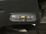 ハンドルの左下にETCがついています。高速道路の料金所の通過も楽々です。 カードの取り出しもしやすい場所についています。