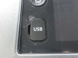 オーディオとUSBタイプAで接続が可能です!