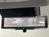 【スマートルームミラー】ルームミラー上に車体後方カメラの映像を映し出すことで車内定員、荷物状況に影響をうけません★たくさん乗せても、たくさん載せても、後方視界すっきりのインテリジェントルームミラー★