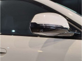 【BMWミラー】視認性の高いスタイリッシュなミラー。自動防眩機能も付いており夜間のドライビングをサポートします。