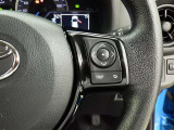 ステアリングスイッチ装備!運転しながら手元でオーディオの操作などができます。