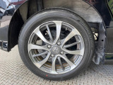 【純正14インチアルミホイール】外観にマッチした純正アルミホイールを装着しております。各種社外アルミホイールや、スタッドレスタイヤも取扱いしております。是非ご相談くださ