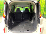 普段のお買い物や通勤、送迎等に十分な荷室スペースを確保しております。セカンドシートを倒すと、大きな荷物の積載も可能です♪