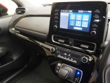 ディスプレイオーディオやエアコンパネル、シフトレバーがセンターに集中しており操作性良好!