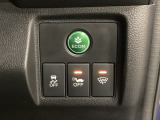 ハンドルの右側には安全装備の、VSA(ABS+TCS+横滑り抑制)の解除スイッチなどがついています。燃費に役立つECONボタンもここです。