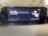 Apple Carplay・Android Auto対応!マツダ コネクト(コマンダーコントロール)でスマートフォンを操作して、通話、音楽を聴いたり、マップで目的地を調べることができます。