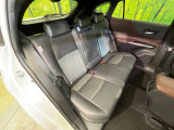 後部座席も気になるようなキズ・汚れやへたり等、大きなダメージはなく、良好な状態です。