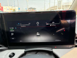 大画面ディスプレイなので視認性に優れたスピードメーターです!NissanConnectナビゲーションシステムと接続すると、ディスプレイ内にナビの地図画面や次の交差点の案内などを表示させることができます!