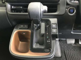 スマートキーを携行していればエンジンの始動やドアの開閉もスマートに☆