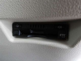 コンソール内にスッキリとインストールされたビルトインETCです。高速道路もスムーズにゲート通過できます。