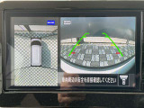 アラウンドビューモニター。前後左右の4つのカメラで車を上から見たような映像をナビ画面に映すので人や物を確認できとても安全です。