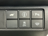 電動リアゲート、VSA、障害物センサー、Fガラス熱線スイッチ、万が一の時にあると心強いホンダセンシング-路外逸脱抑制機能・歩行者事故低減ステアリング・BSI・踏み間違い衝突軽減システム・CMBSです!