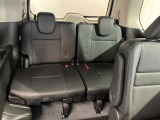 【3列目シート】足元もゆったりしており、家族のお出かけも快適にドライブできます★