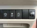 ブレーキの補助操作を行い減速して衝突被害を軽減する衝突軽減ブレーキ、車がカーブの外側へ膨らんだり内側へ巻き込んだりする挙動を防止する横滑り防止装置、アイドリングストップ付きです!