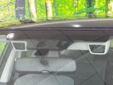 【アイサイトVer2】前方の車両等を検知し、衝突しそうな時は警報で注意を促し、ブレーキを踏む力をサポート。ブレーキを踏めなかった場合は衝突被害軽減ブレーキが作動、衝突回避をサポートします。