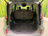 普段のお買い物や通勤、送迎等に十分な荷室スペースを確保しております。セカンドシートを倒すと、大きな荷物の積載も可能です♪