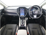 ■視界良好で運転しやすいコックピットです。シンプルで操作性の良いインパネ回りにデザインされ、SUBARUは安全性能に徹底的にまでこだわった視界設計を行っています。