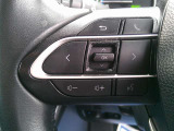 ステアリングスイッチ付きです!ハンドルから手を離さずにオーディオ操作ができて安全で便利です♪