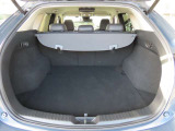 【広々トランクルーム】車体に対してスペースは広めに作ってあります。また、背もたれを倒すとより多くの荷物を乗せることができます。