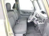『フロントシート』はベンチシートゆったりお座り頂け楽な姿勢で運転頂けます。