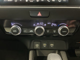 オートエアコン付きです!お好みの温度をセットするだけでエアコンの風量などを自動でコントロール。快適な車内でお過ごしいただけます。