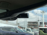 日産純正ドライブレコーダーです。前方向けとルームミラーから車室内後方を撮影します。