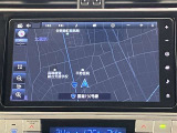純正ナビを装備。タッチパネル式で使いやすく、お出かけもラクラクです。
