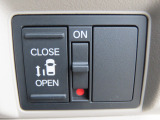 オートスライドドアです!ワンプッシュでスライドドアが開閉します!とっても便利な機能です!