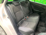後部座席も気になるようなキズ・汚れやへたり等、大きなダメージはなく、良好な状態です。