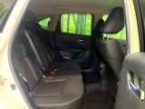 後部座席も気になるようなキズ・汚れやへたり等、大きなダメージはなく、良好な状態です。